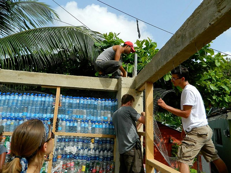 800px-lmmallaontheoutside